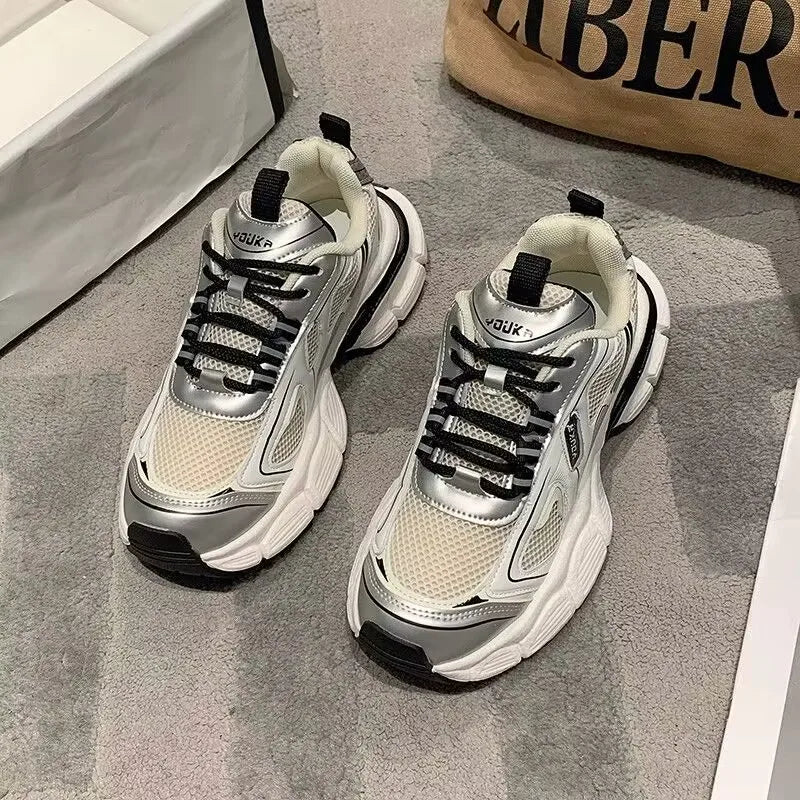 Zapatillas ortopédicas vulcanizadas de moda para mujer.